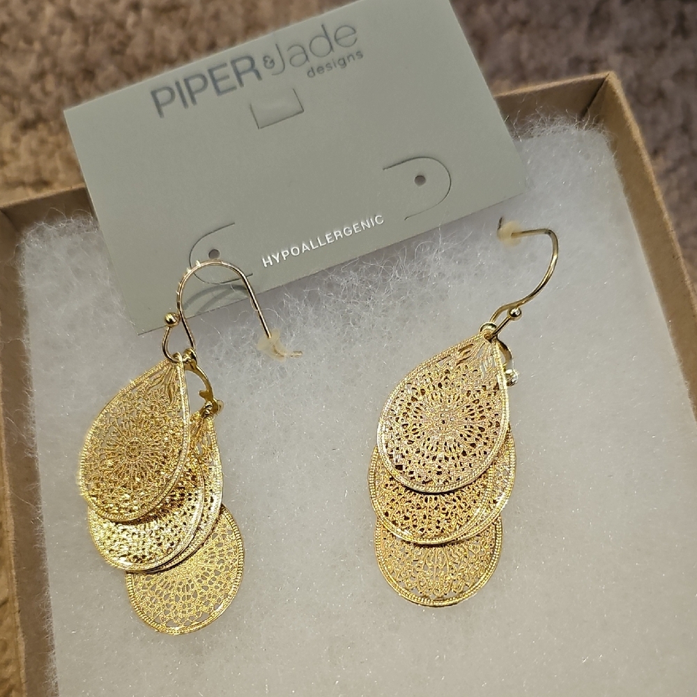 Gold Filigree Teardrop Earrings